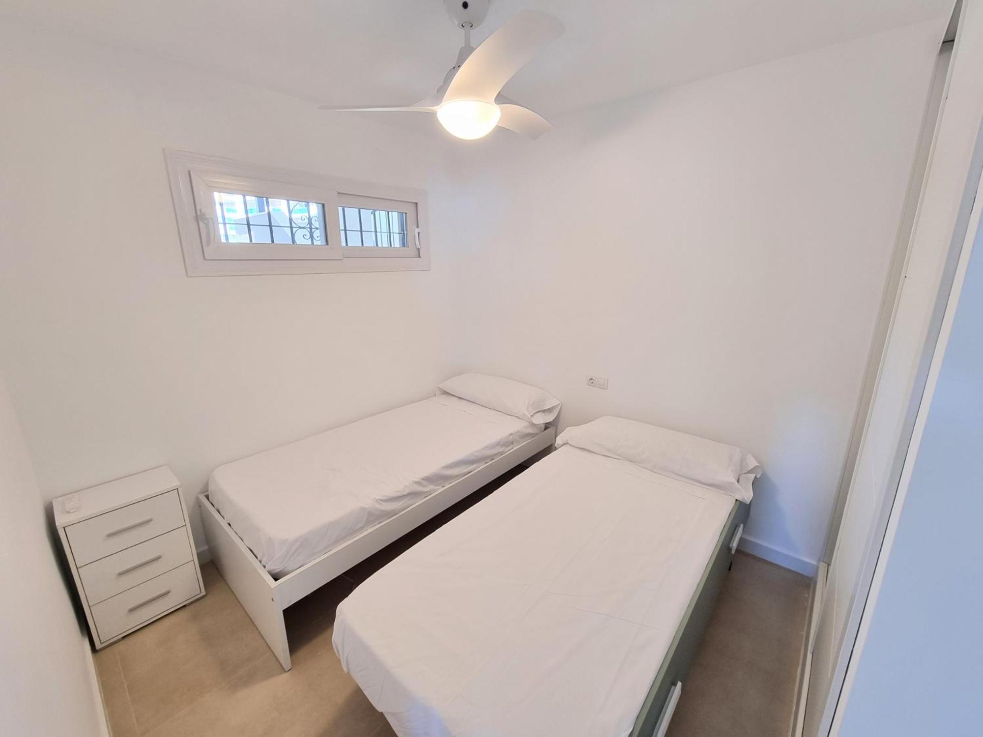 Barbados Beach And Pool Apartment Фуэнхирола Экстерьер фото